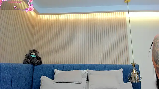 kathecute   online show from 04/17/26, 01:41