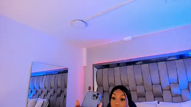 Snapshot of ChaynnaCooper chatting on 02/20/25, 03:19 ChaynnaCooper online show from 02/20/25, 03:19