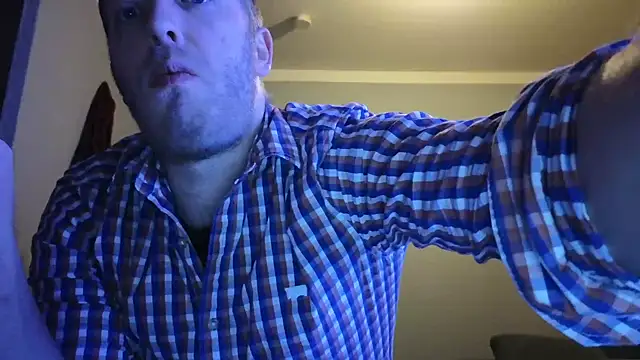 Henner33 online show from 01/11/25, 06:23