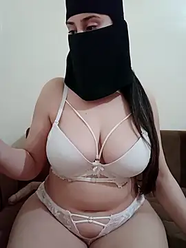 Snapshot of Arabic-Rose chatting on 04/11/26, 11:03 Arabic-Rose online show from 04/11/26, 11:03