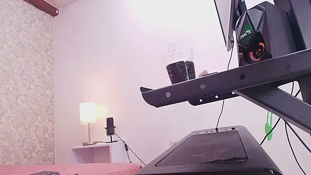 nicol f online show from 01/07/25, 07:17