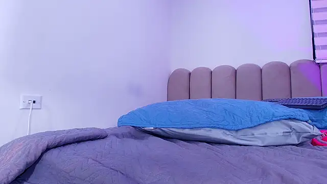 nicol f online show from 04/11/26, 07:56