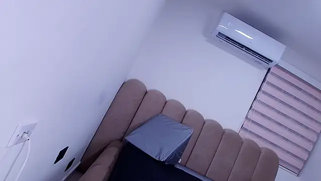 nicol f online show from 04/14/26, 03:01