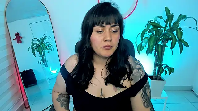 Snapshot of GretaX-X chatting on 12/29/24, 05:22 GretaX-X online show from 12/29/24, 05:22