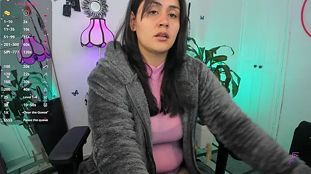 Snapshot of GretaX-X chatting on 09/23/25, 11:24 GretaX-X online show from 09/23/25, 11:24