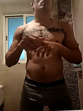 Snapshot of duromelopones chatting on 10/21/25, 02:01 duromelopones online show from 10/21/25, 02:01