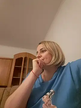 Malichkaanna30 online show from 12/28/24, 05:03