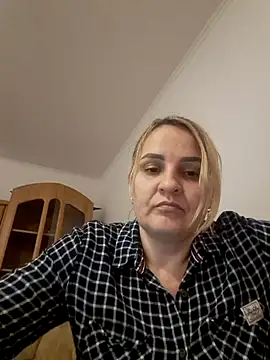 Malichkaanna30 online show from 02/14/25, 11:42