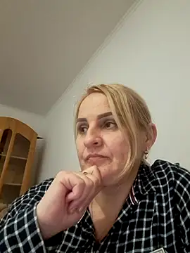 Malichkaanna30 online show from 03/05/25, 06:23