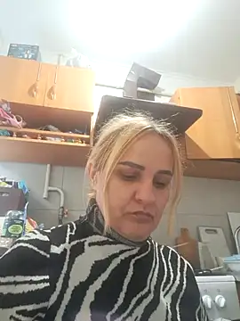 Malichkaanna30 online show from 09/28/25, 12:21