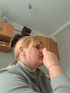 Malichkaanna30 online show from 04/16/26, 02:29