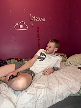 Snapshot of Lilythepinkgirl chatting on 12/13/24, 08:47 Lilythepinkgirl online show from 12/13/24, 08:47