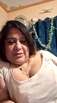 Snapshot of Hot_Queen77 chatting on 01/24/25, 11:45 Hot Queen77 online show from 01/24/25, 11:45