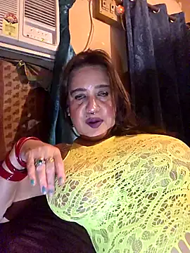 Snapshot of Hot_Queen77 chatting on 05/04/26, 06:48 Hot Queen77 online show from 05/04/26, 06:48