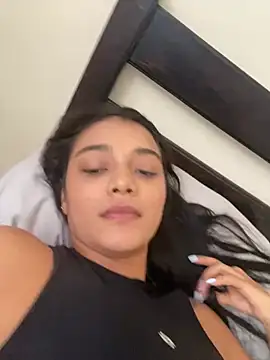 Snapshot of evely_coelloo chatting on 02/14/25, 10:25 evely coelloo online show from 02/14/25, 10:25