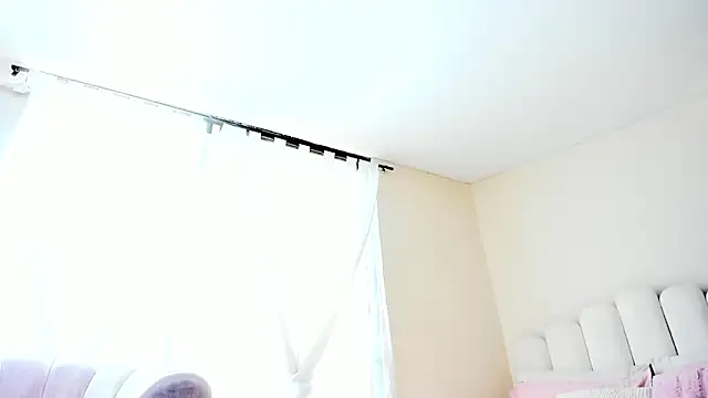 Snapshot of evely_coelloo chatting on 10/14/25, 05:36 evely coelloo online show from 10/14/25, 05:36