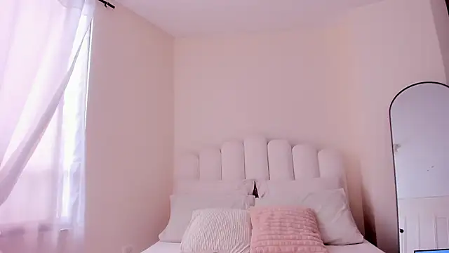 Snapshot of evely_coelloo chatting on 11/06/25, 06:53 evely coelloo online show from 11/06/25, 06:53