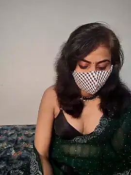 Snapshot of Raat_ki_rani_ chatting on 02/02/25, 09:02 Raat ki rani online show from 02/02/25, 09:02