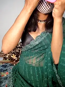 Snapshot of Raat_ki_rani_ chatting on 02/08/25, 01:11 Raat ki rani online show from 02/08/25, 01:11