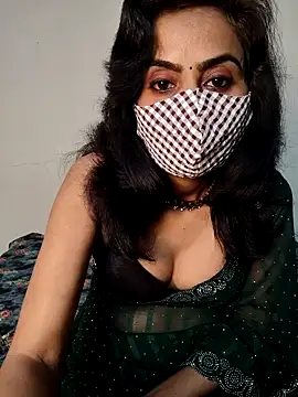 Snapshot of Raat_ki_rani_ chatting on 02/25/25, 04:42 Raat ki rani online show from 02/25/25, 04:42