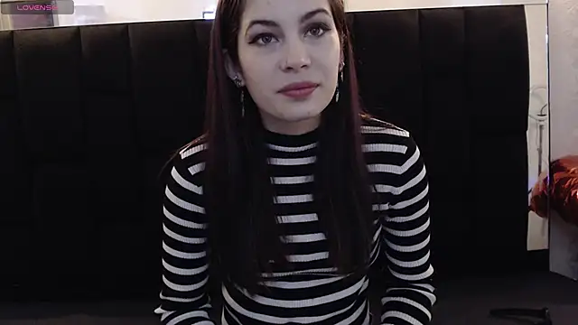  yuyi online show from 02/21/25, 11:33