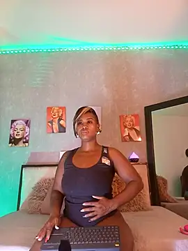 nahiarapalmer19 online show from 12/16/24, 05:11