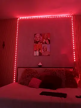 nahiarapalmer19 online show from 04/11/26, 05:39