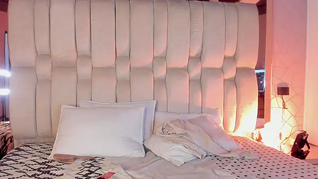 Isa Little Star online show from 04/04/26, 03:49