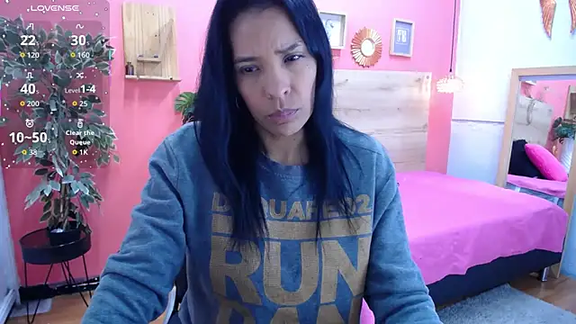 scarlet-foox online show from 09/10/25, 11:54