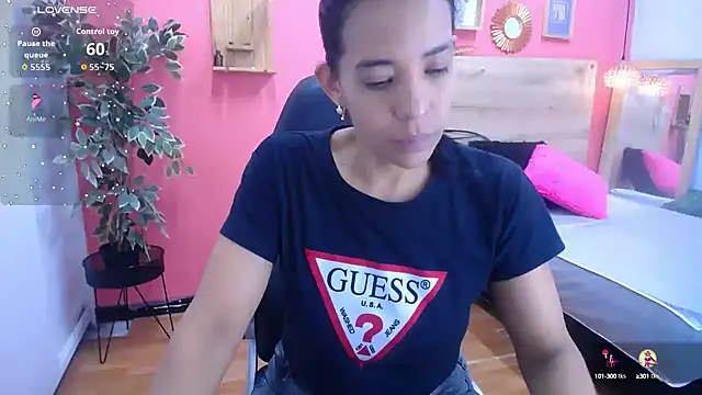 scarlet-foox online show from 10/12/25, 03:22