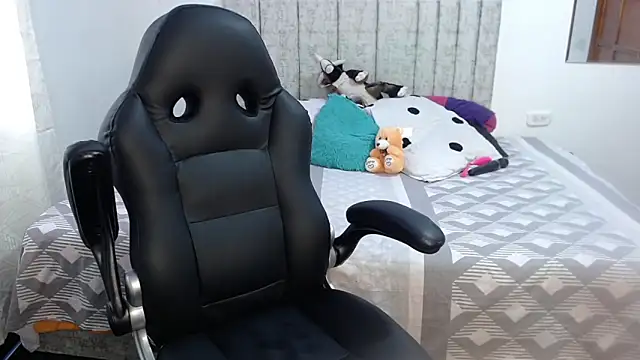 scarlet-foox online show from 01/09/26, 01:36