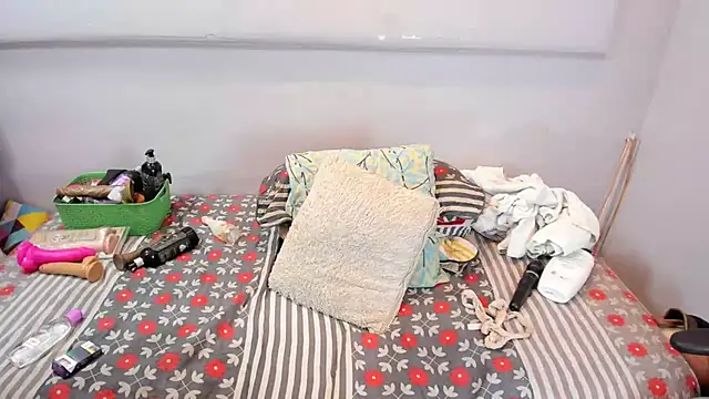 latinasexymoon online show from 02/25/25, 08:41