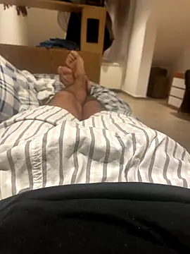 Snapshot of simosimisim chatting on 09/25/25, 08:23 simosimisim online show from 09/25/25, 08:23