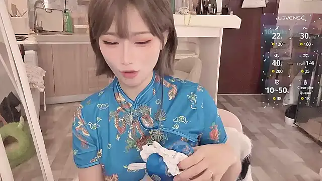 -XunMengLong- online show from 02/22/25, 10:09