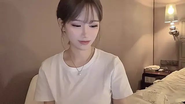 -XunMengLong- online show from 12/17/25, 04:35