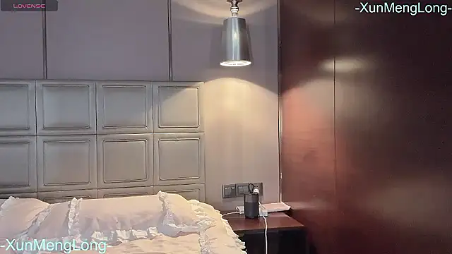 -XunMengLong- online show from 01/14/26, 06:13