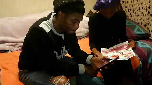 Snapshot of RGTM75 chatting on 12/14/25, 07:29 RGTM75 online show from 12/14/25, 07:29