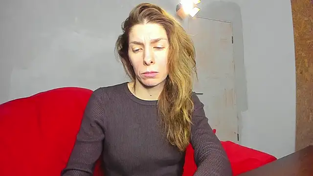 Snapshot of YourSuperModel chatting on 02/13/25, 01:37 YourSuperModel online show from 02/13/25, 01:37