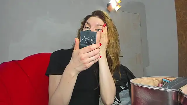 Snapshot of YourSuperModel chatting on 02/16/25, 04:42 YourSuperModel online show from 02/16/25, 04:42