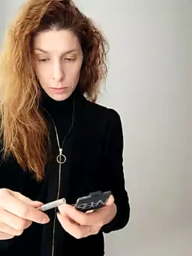 Snapshot of YourSuperModel chatting on 10/21/25, 05:30 YourSuperModel online show from 10/21/25, 05:30