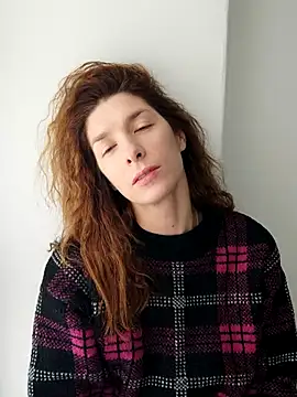 Snapshot of YourSuperModel chatting on 11/02/25, 06:27 YourSuperModel online show from 11/02/25, 06:27