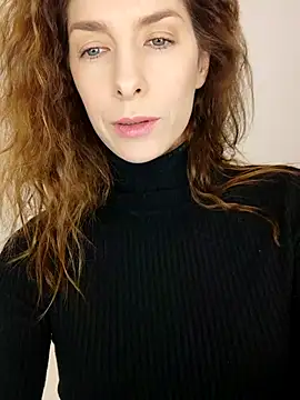 Snapshot of YourSuperModel chatting on 11/23/25, 06:13 YourSuperModel online show from 11/23/25, 06:13