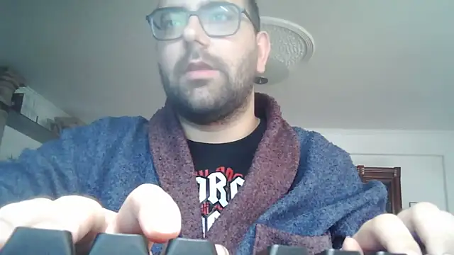 manokiitoo online show from 04/11/26, 01:15