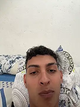 ValenSuarez25 online show from 08/08/26, 05:15