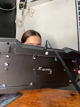 Snapshot of Zara_cum69 chatting on 09/17/25, 10:33 Zara cum69 online show from 09/17/25, 10:33