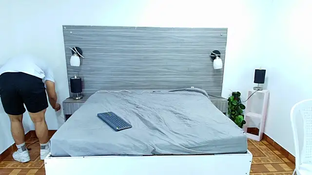 Loony Zion online show from 01/28/25, 01:38