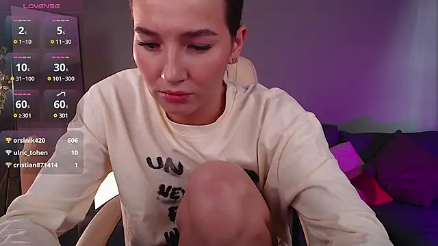 Bellla Haddid online show from 02/24/25, 03:55