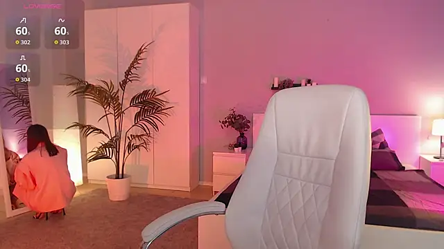 Bellla Haddid online show from 09/09/25, 12:43