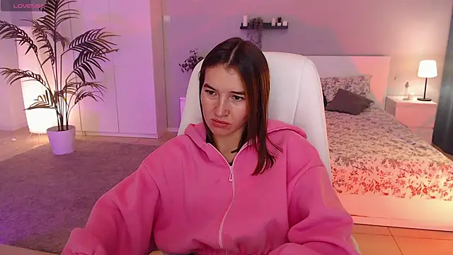 Bellla Haddid online show from 09/16/25, 01:06