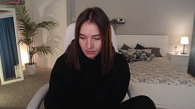 Bellla Haddid online show from 09/19/25, 01:07